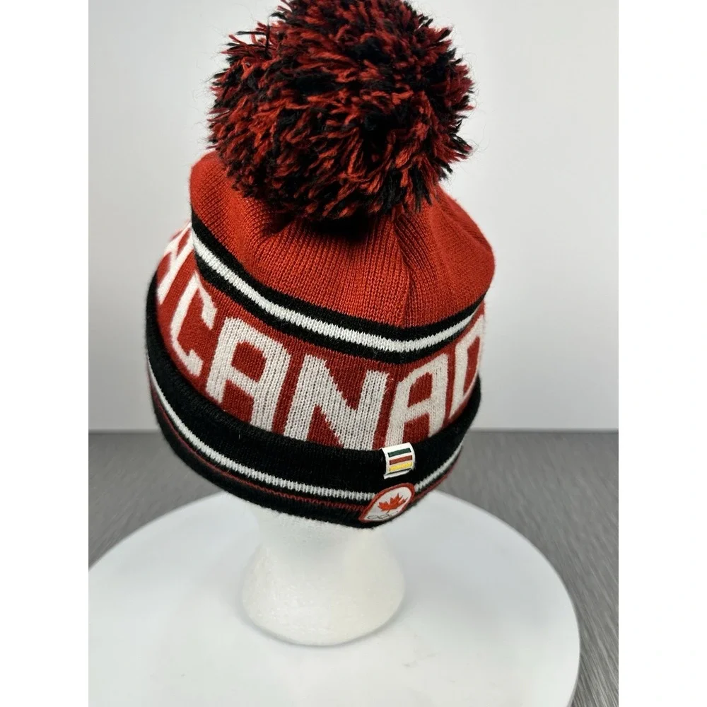 CANADA  OLYMPIC TEAM  TOQUE‎ Beanie Cuffed Knit Hat Pom Pom Toddler Ski Winter
